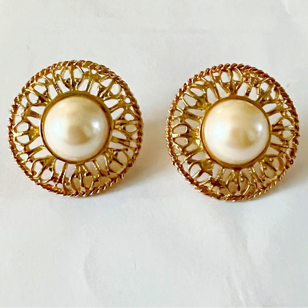 Avon Simply Classic Earrings Vintage 1980s Gold Round Filigree Earrings